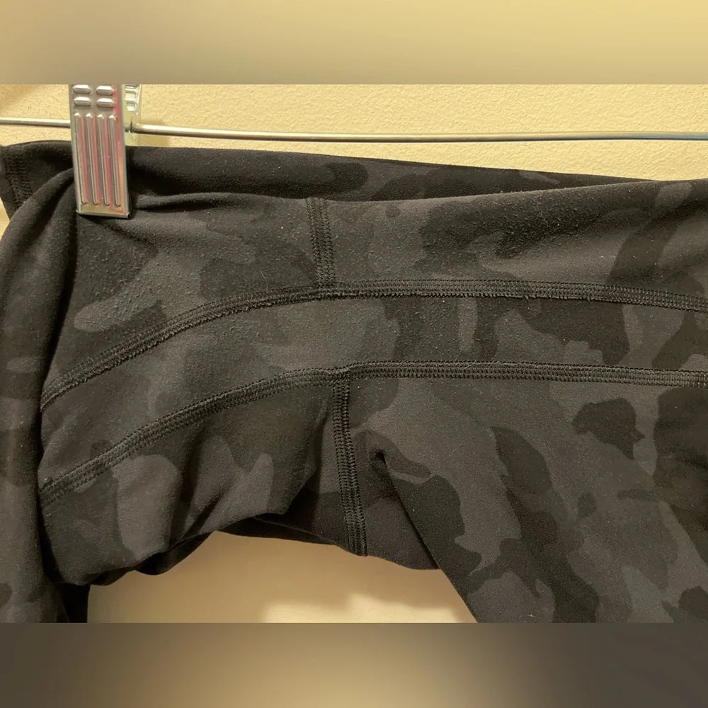 Lululemon align 21” camo black sz 6 - Picture 7 of 8